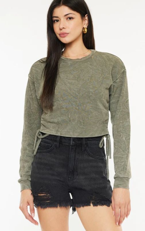 KANCAN IVANNA ULTRA HIGH RISE MOM SHORTS
