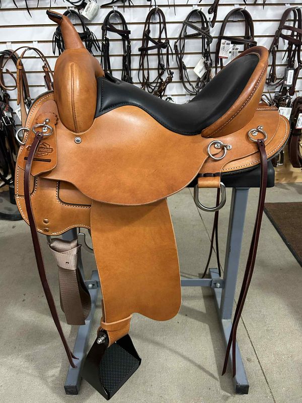15" Little River Trail Round Skirt Saddle - Regular Tree