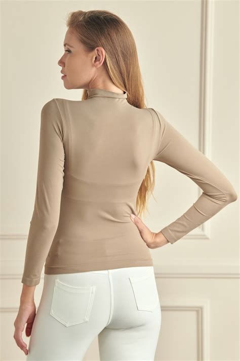 LONG SLEEVE MOCK TOP