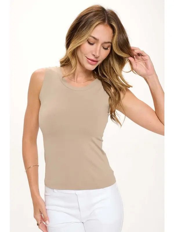 REVERSIBLE HIGH-LOW NECKLINE SEAMLESS TANK