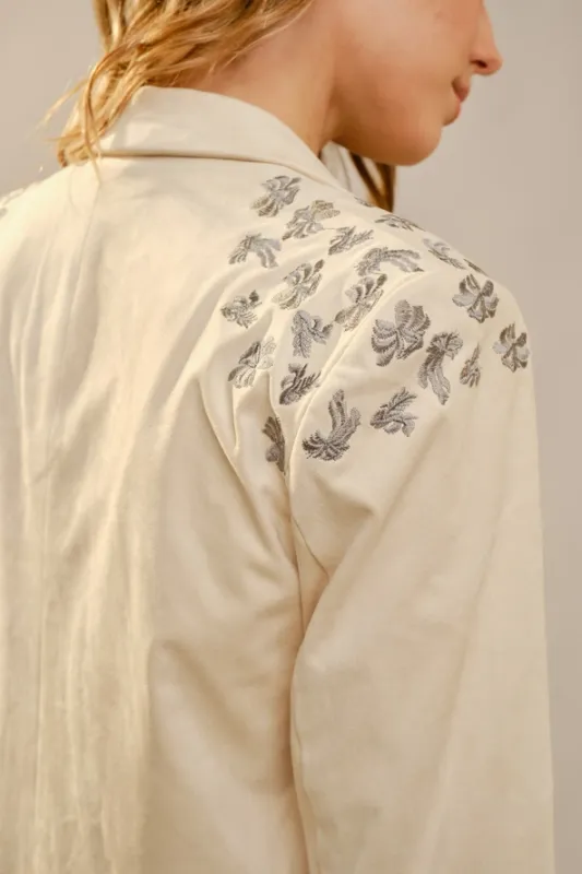 FLORAL EMBROIDERED SPLIT FRONT BLAZER