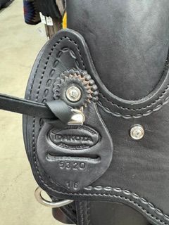 16" Dakota Arabian Trail Saddle