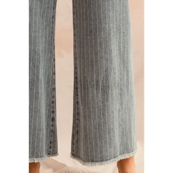 WASHED STRIPE DENIM PRAYED HEM PANTS