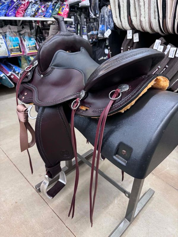 16" Circle Y Gillette Trail Saddle - Wide
