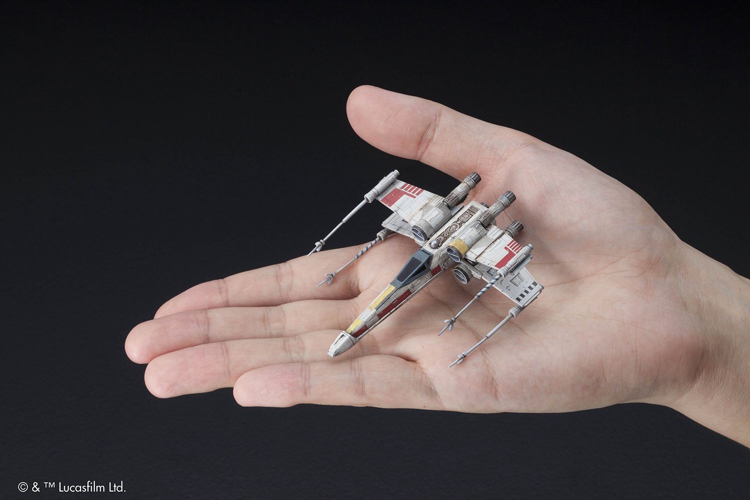 VEHICLE MODEL 002 X-WING STARFIGHTER