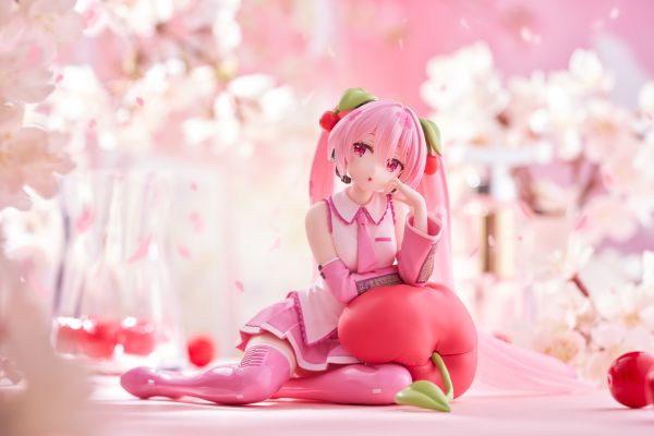 Sakura Miku Desktop Cute Figure (Cherry Cushion Ver.)
