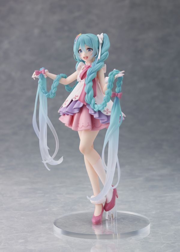 Hatsune Miku Wonderland Figure - Rapunzel