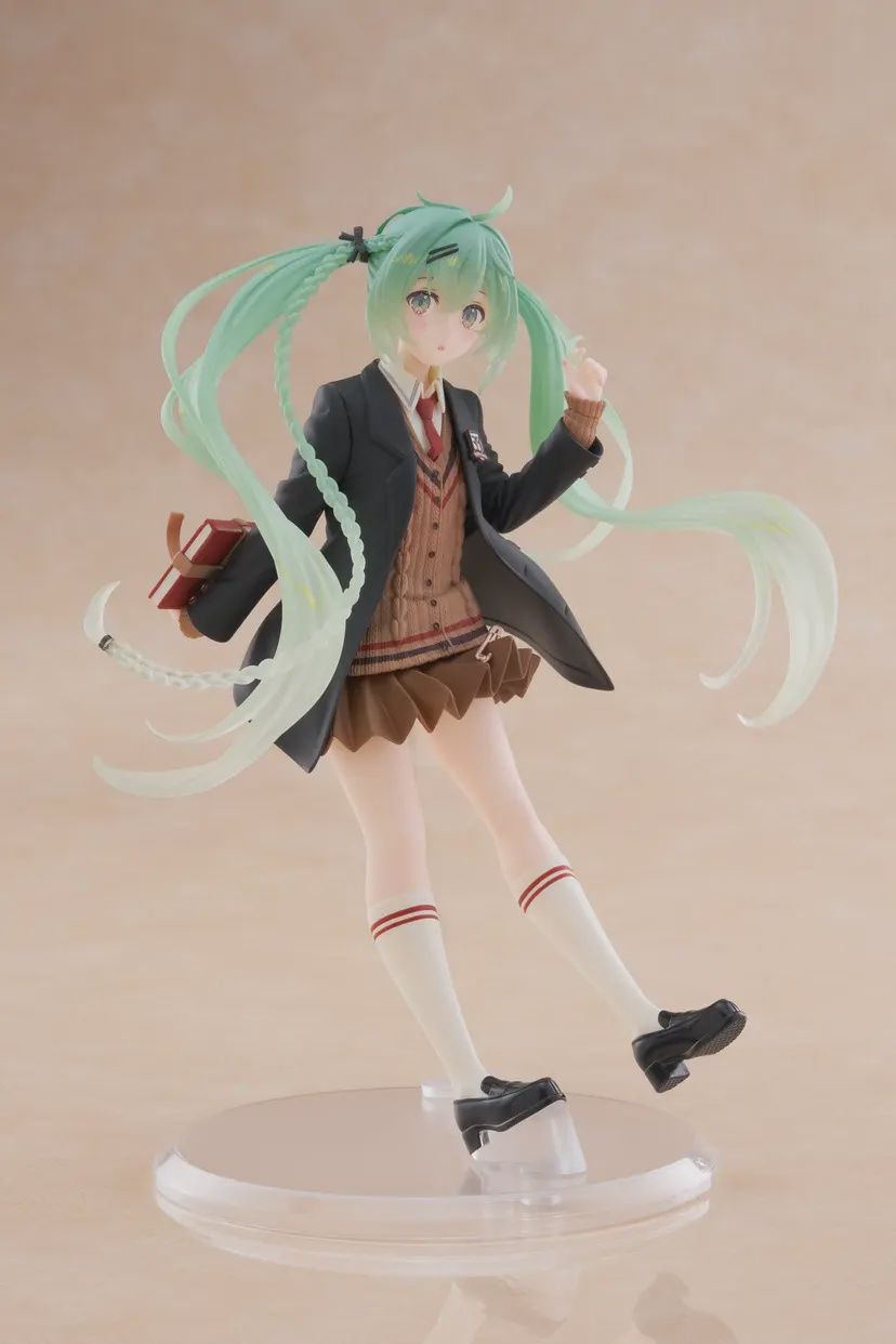 Hatsune Miku Figure - Fashion (Preppy Ver.)