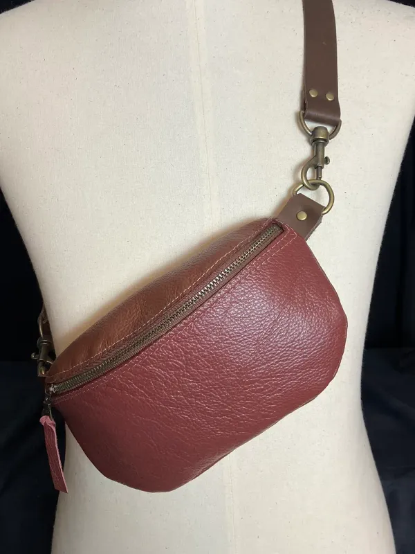 Cross-body fanny SMALL 2-tone chestnut/burgundy
