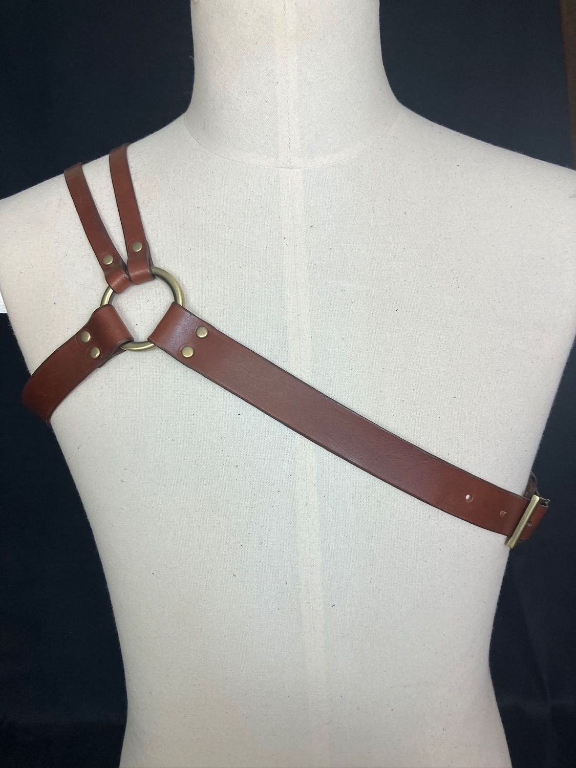 Double-cross harness  in chestnut brown, displayed on mannequin