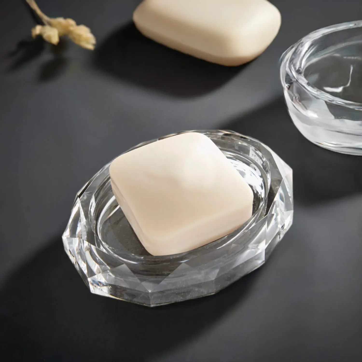 Diamond cut soap dish