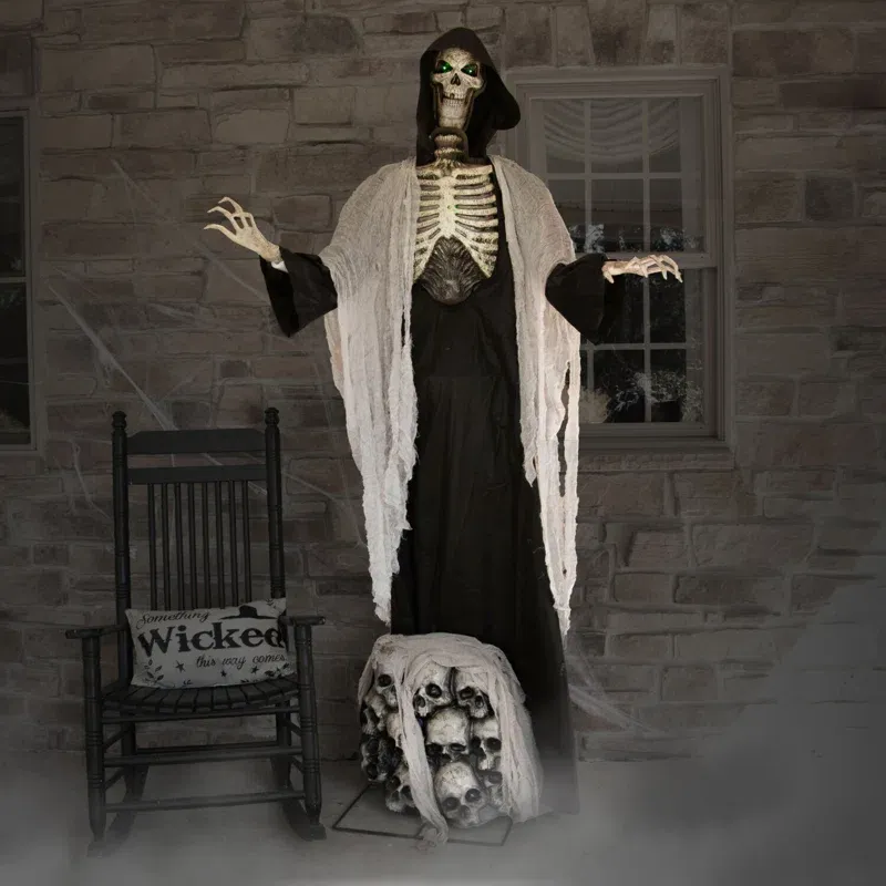Hanging ghoul - 7ft