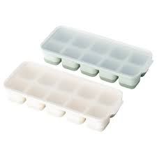 Ice cube tray with lid