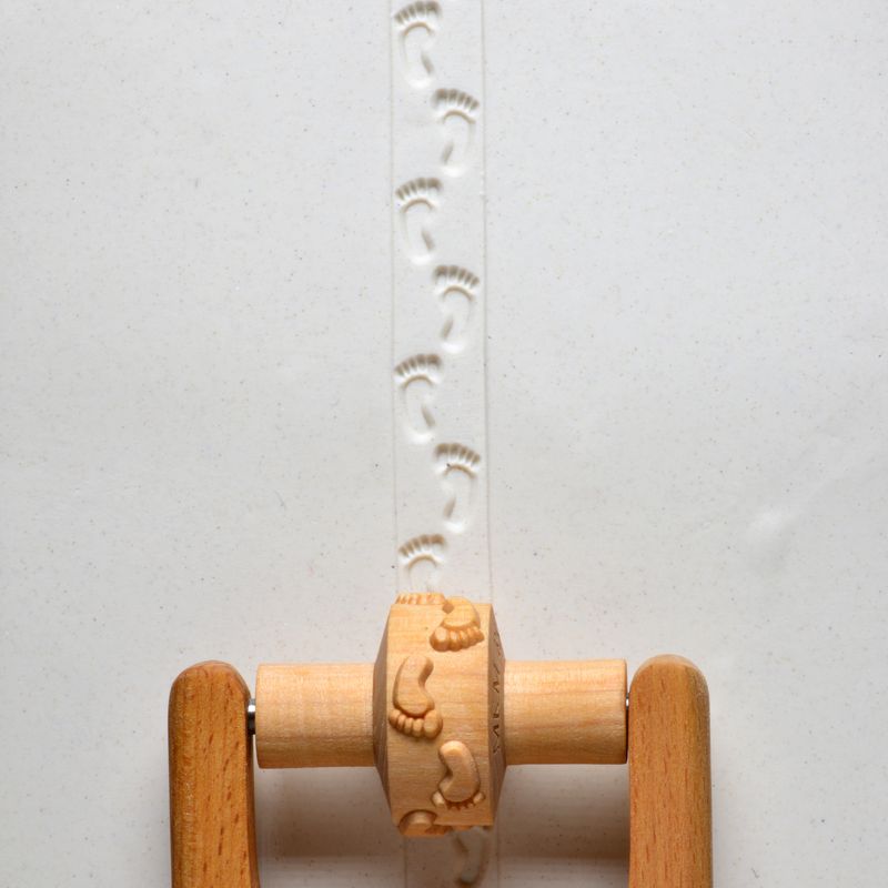 SMALL HANDLE ROLLER - FOOTPRINTS