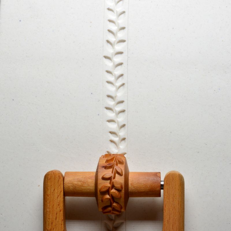 SMALL HANDLE ROLLER - LEAFY VINE