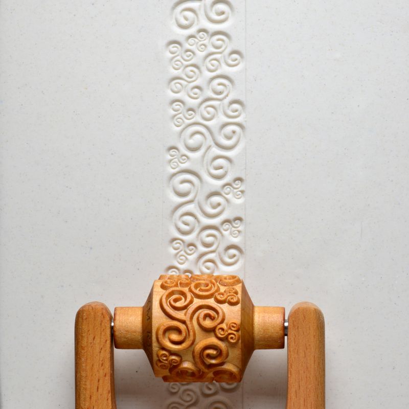 MEDIUM HANDLE ROLLER - TRI SPIRALS