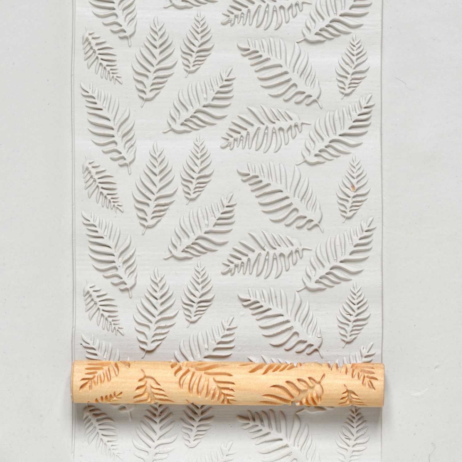 TWIG ROLLER - FERN LEAVES