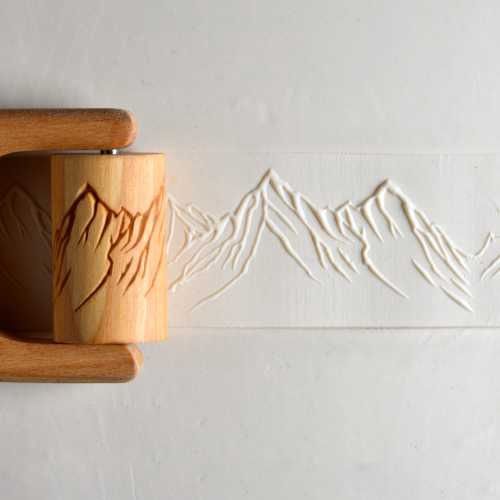 LARGE HANDLE ROLLER - MOUNTAIN RANGE