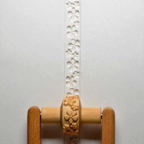 SMALL HANDLE ROLLER - EMBOSSED FLOWERS