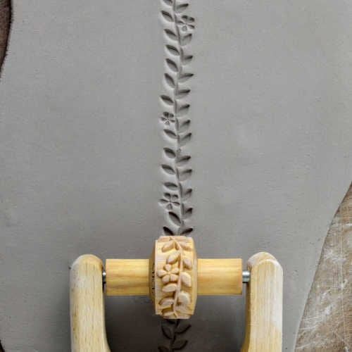 SMALL HANDLE ROLLER - FLOWERS AND VINES