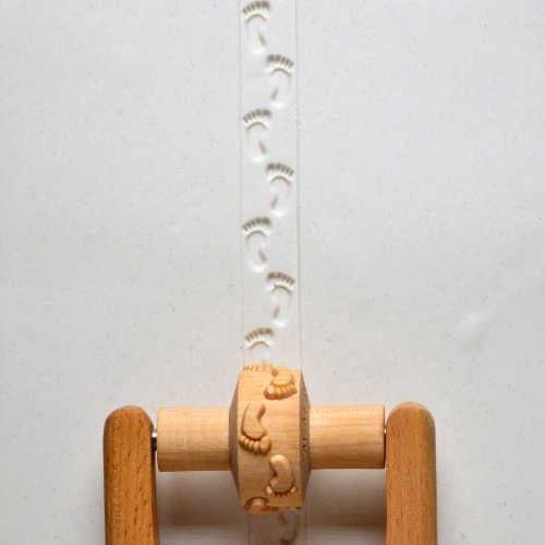 SMALL HANDLE ROLLER - FOOTPRINTS