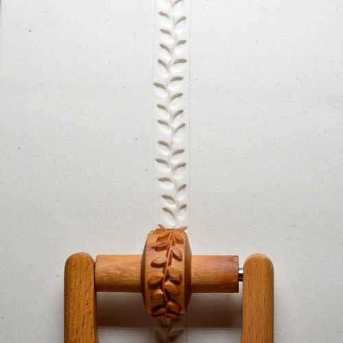 SMALL HANDLE ROLLER - LEAFY VINE