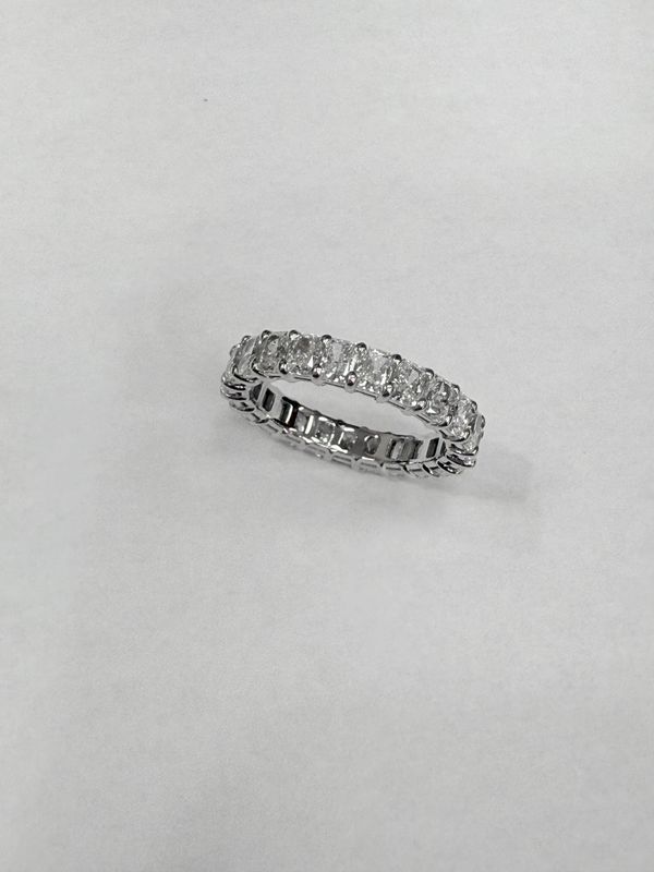 18K White Gold Eternity Ring with Diamonds