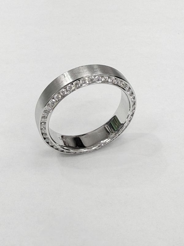 14K White Gold Men's Ring with Diamonds