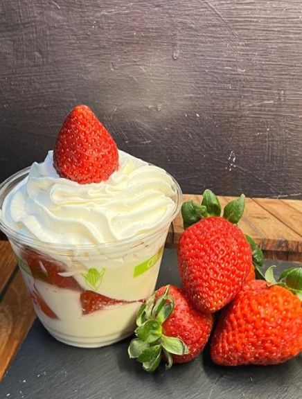 FRESAS CON CREMA