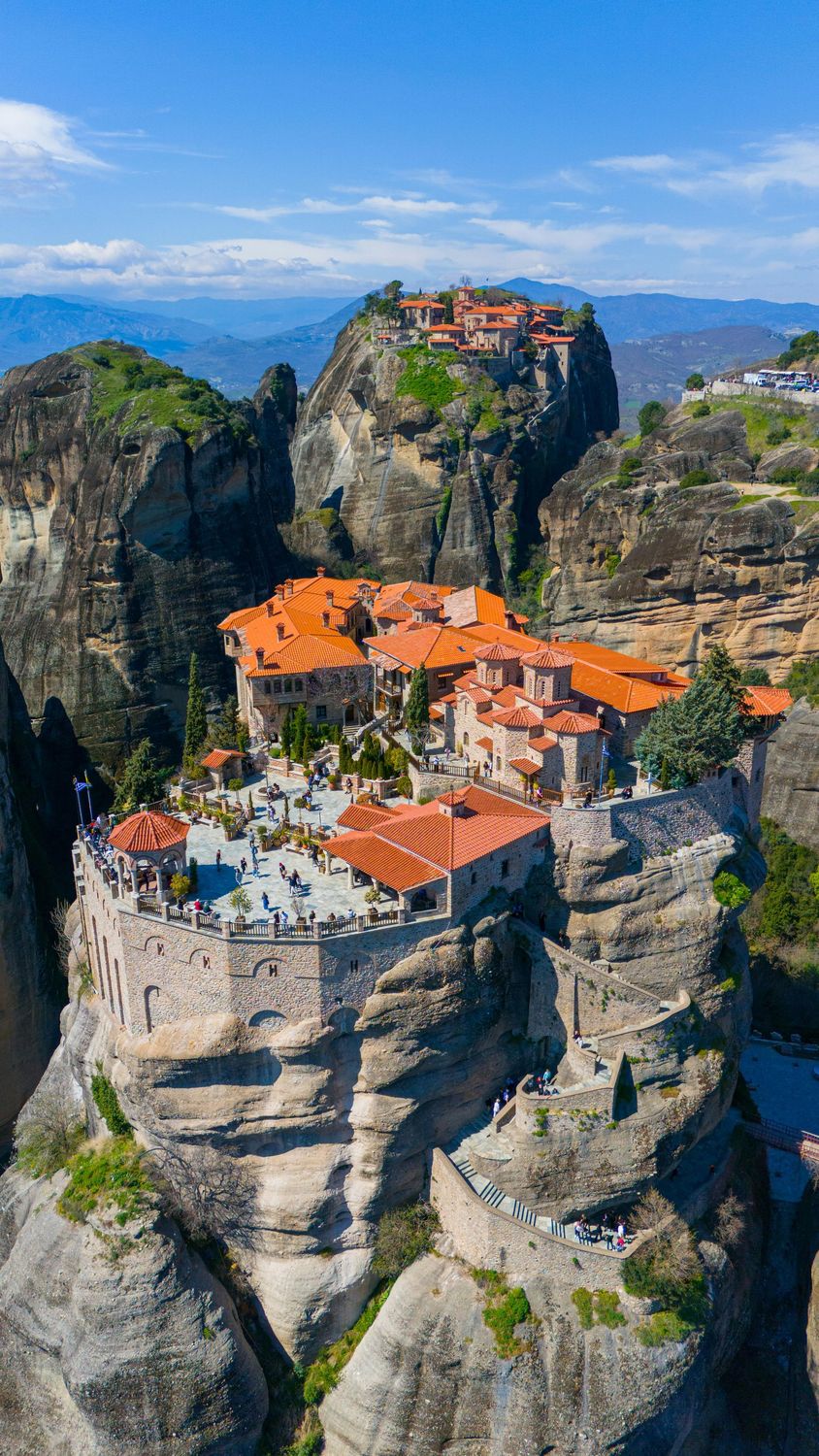 JOYAS DE GRECIA, MONASTERIOS DE METEORA, MYKONOS Y SANTORINI | 04 de mayo al 16 de mayo de 2025