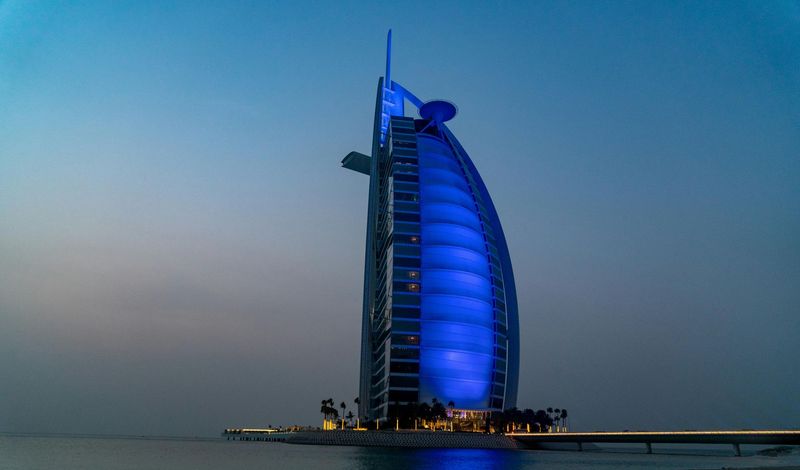 DUBAI CON ABU DHABI EN THANKSGIVING | 24 DE NOVIEMBRE - 30 DE NOVIEMBRE