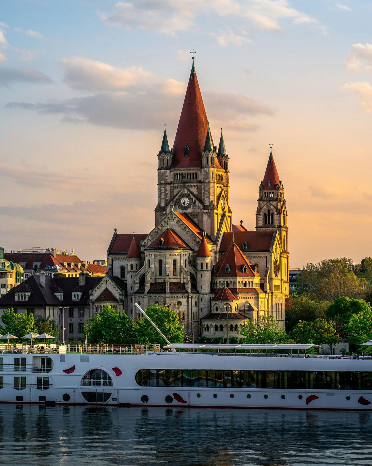 PRAGA, BUDAPEST Y VIENA | 30 OCTUBRE - 08 DE NOVIEMBRE