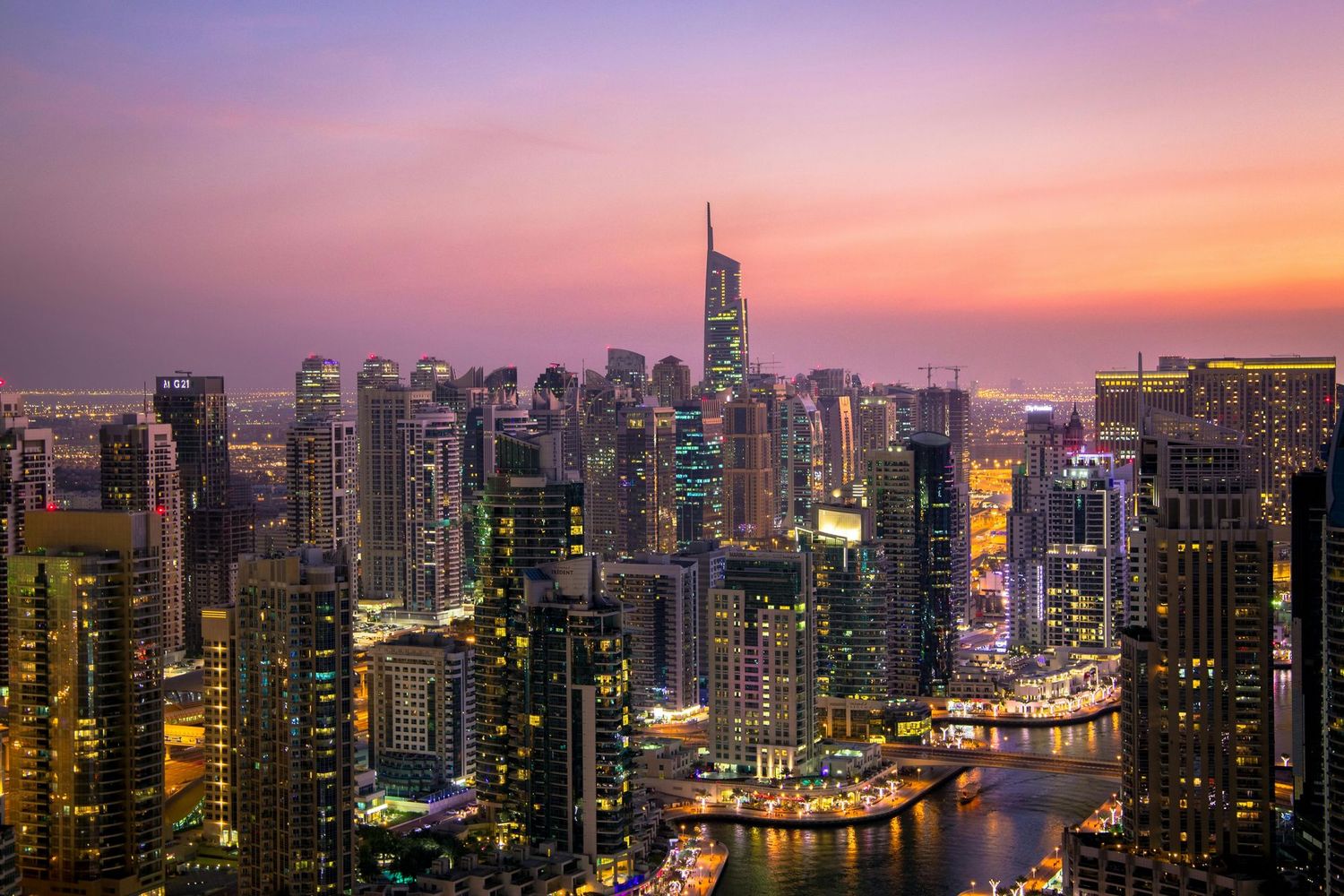 Dubái con Estancia en Abu Dhabi