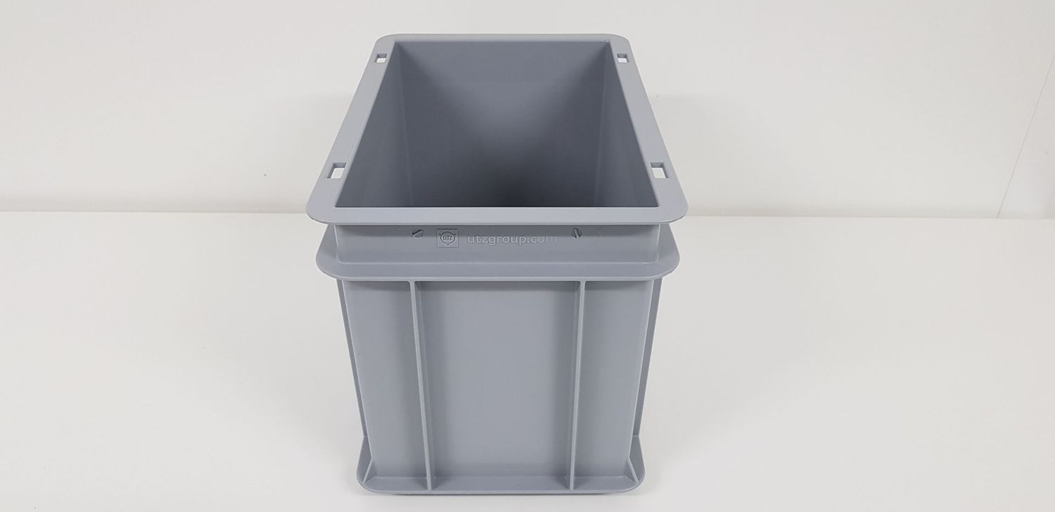 Box 300 × 200 × 220