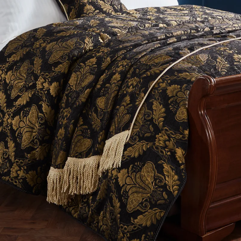 Shiraz Traditional Jacquard Throw