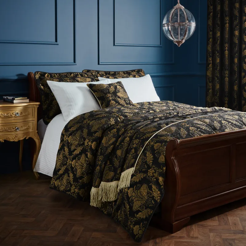 Shiraz Traditional Jacquard Bedspread