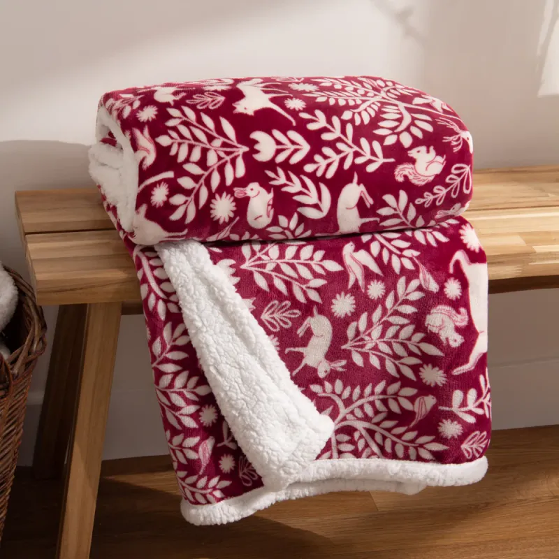 Skandi Woodland Fleece Throw Berry