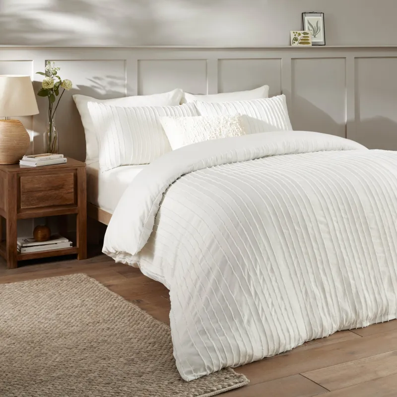 Harrison Stripe Tufted Soft Touch Duvet Cover Set White