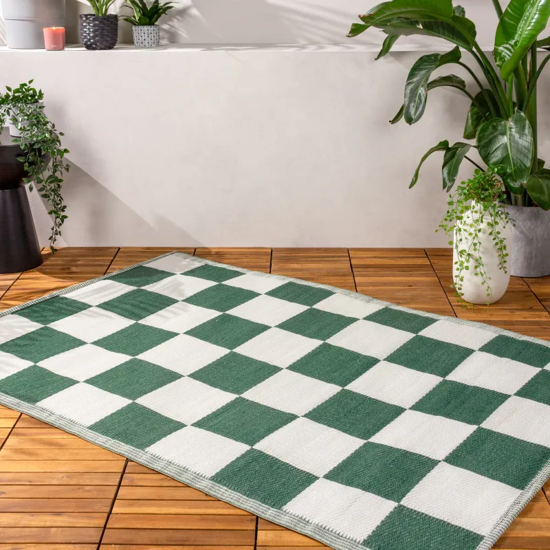 Checkerboard Outdoor 100% Recycled Rug