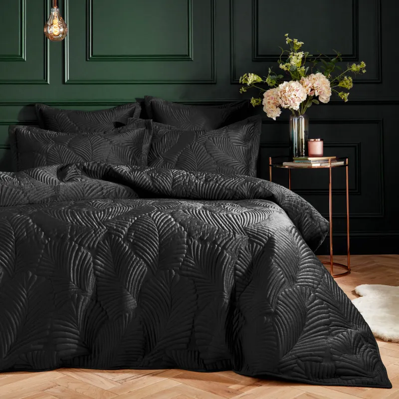 Palmeria Quilted Velvet Duvet Cover Set Black