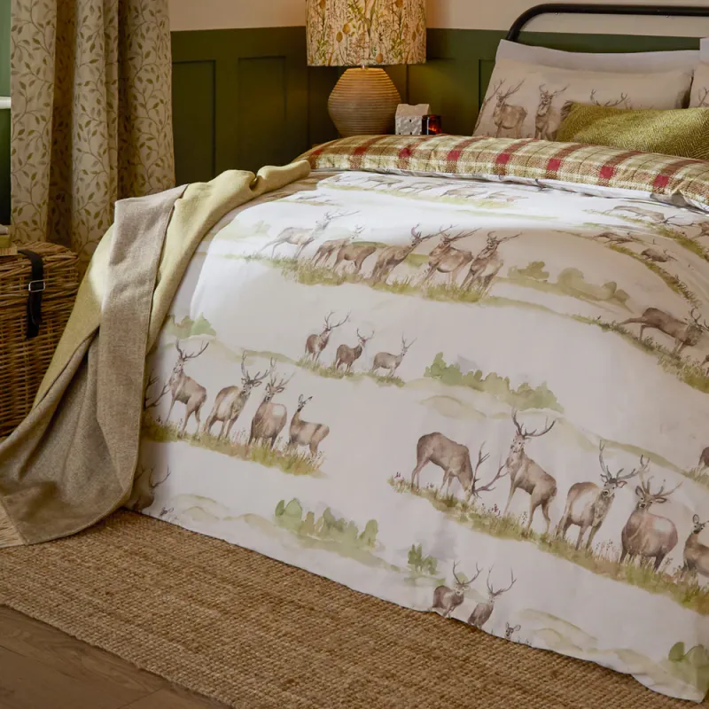 Moorland Stag 100% Cotton Reversible Duvet Cover Set Multicolour
