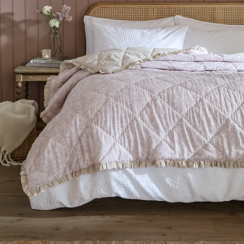 Amelia 100% Cotton Quilted Bedspread Blush