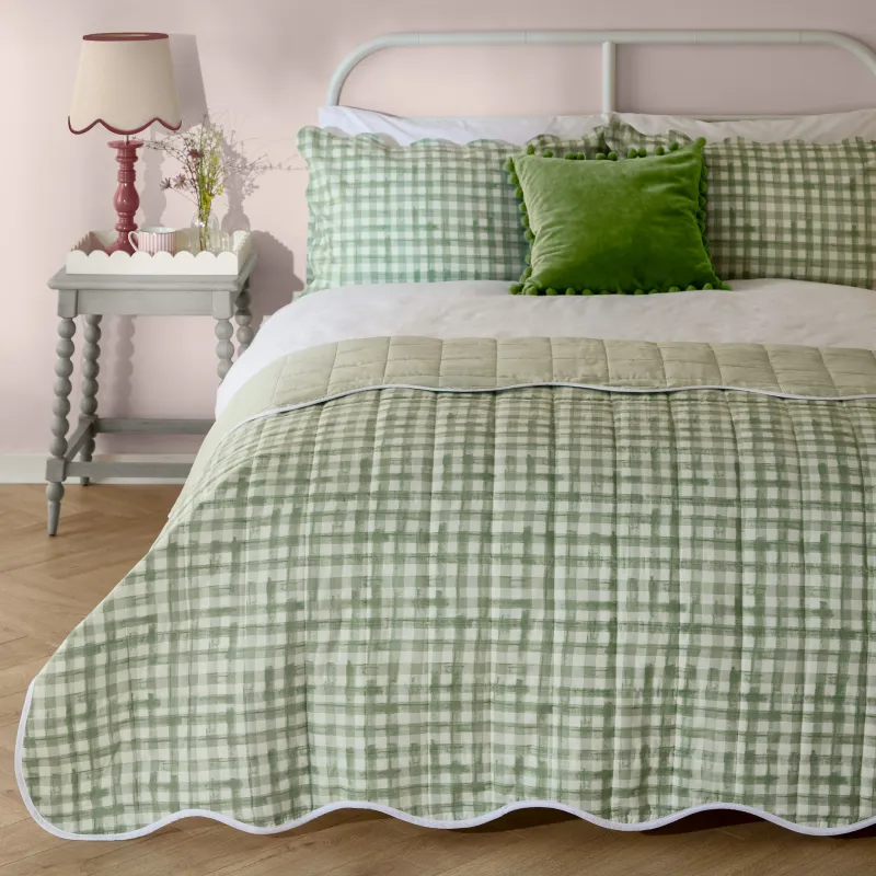 Scallop Quilted Bedspread Sage