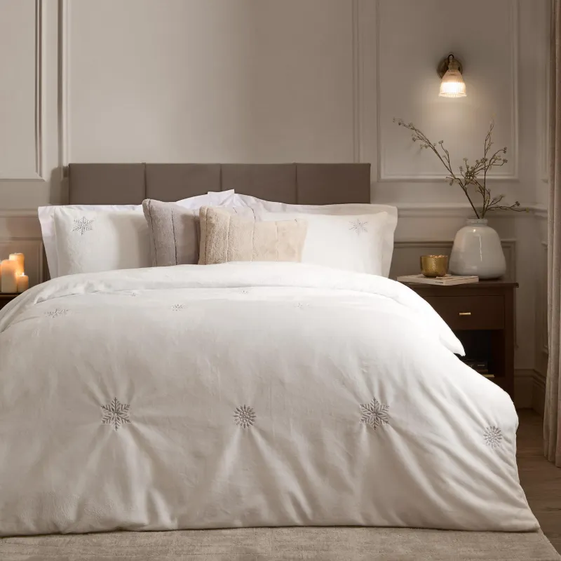 Frosted Snowflake Embroidered Fleece Duvet Cover Set White