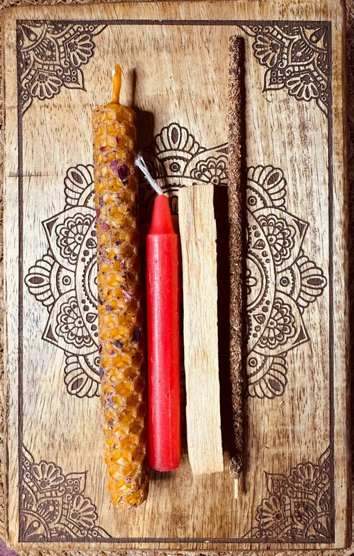 Ritual vela de miel herbolea ritualizada para ayudar en el amor o amor propio