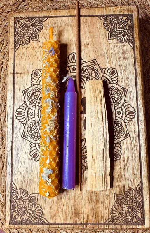 Ritual vela de miel herbolea ritualizada para potenciar la intuición o la calma