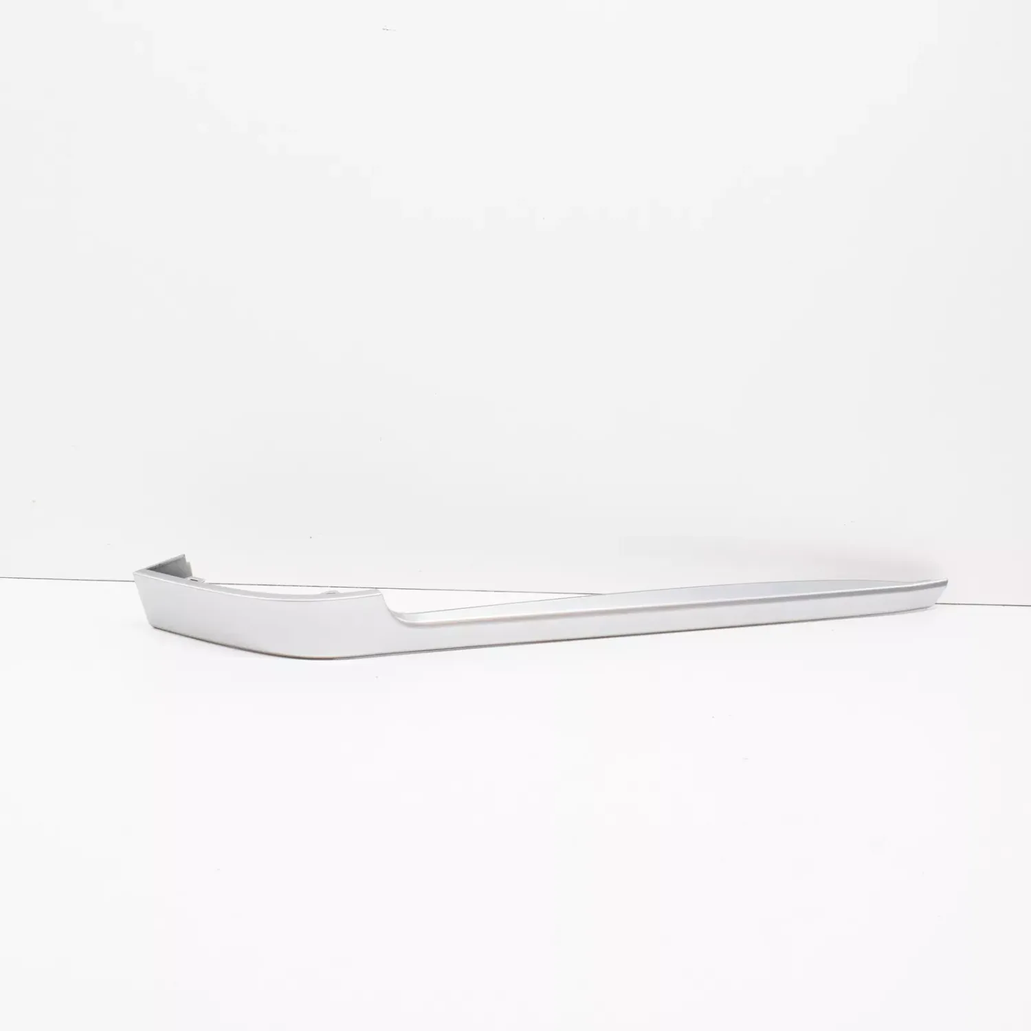 RANGE ROVER IV L405 Rear Right Bumper Trim Insert LR087223 NEW RANGE ROVER IV L405 Rear Right Bumper Trim Insert LR087223 NEW