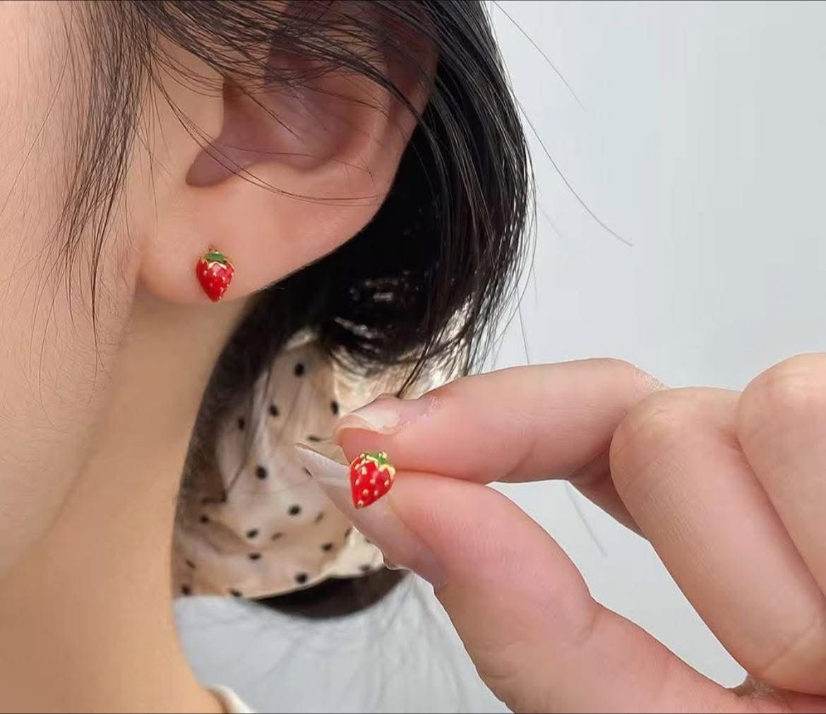 Strawberry studs