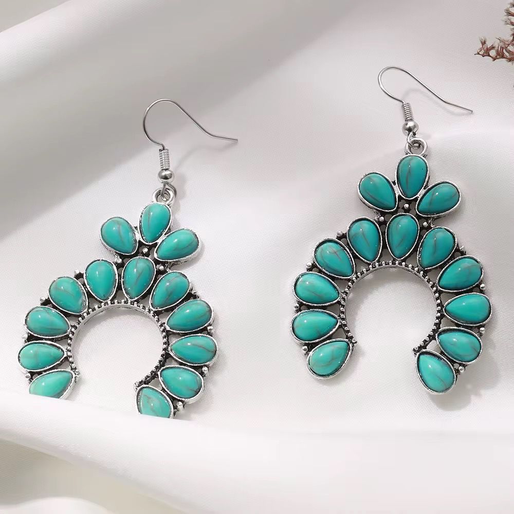 Turquoise horse shoe earrings 