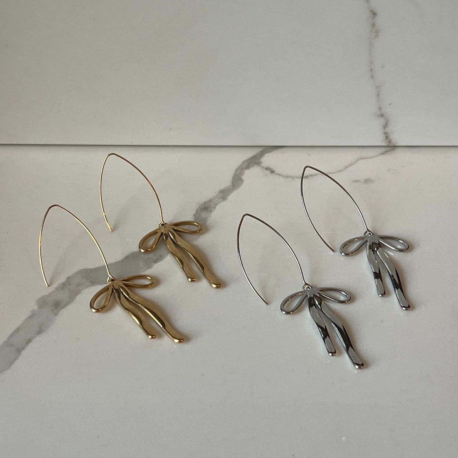 Bow earrings